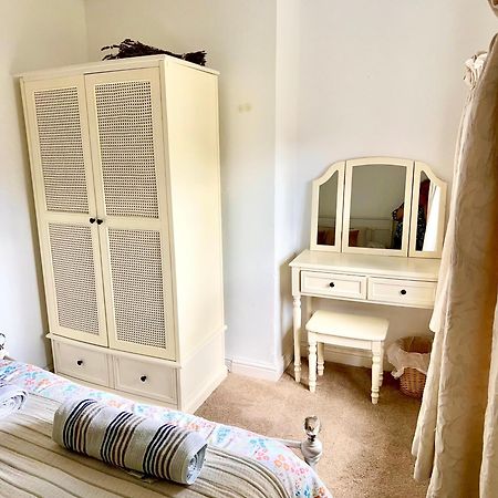 Holly Cottage Cosy Home In Sherwood Forest Едуинстоу Екстериор снимка